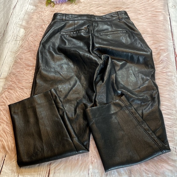 Aritzia Babaton Command Cropped High Rise Faux Leather Pants sz 4 - Picture 9 of 9